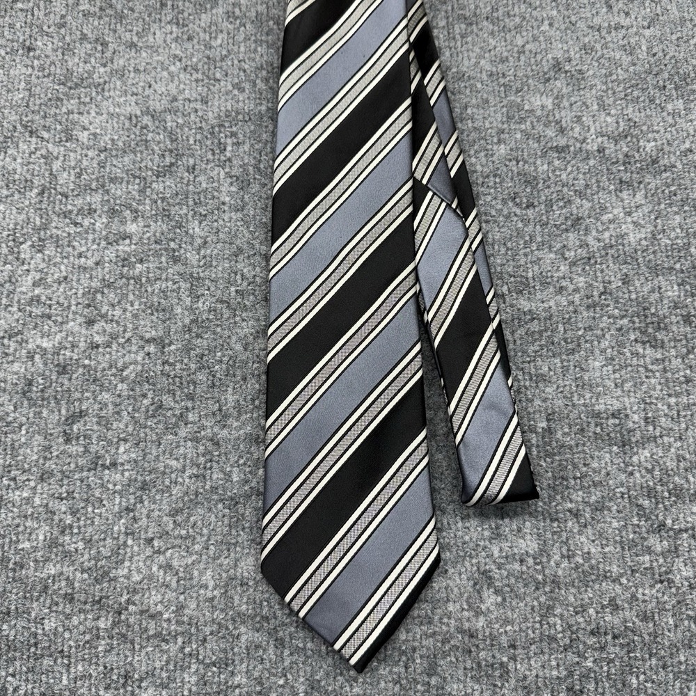 Donald J. Trump Signature Gray & Black Silk Tie–Classic Stripe Power‎